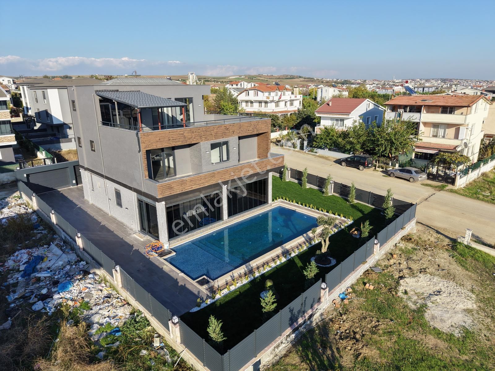 Yeniçiftlikte Deniz Manzaralı Havuzlu Ultra Lüx 6+2 Müstakil Villa Yazlık - Görsel 4