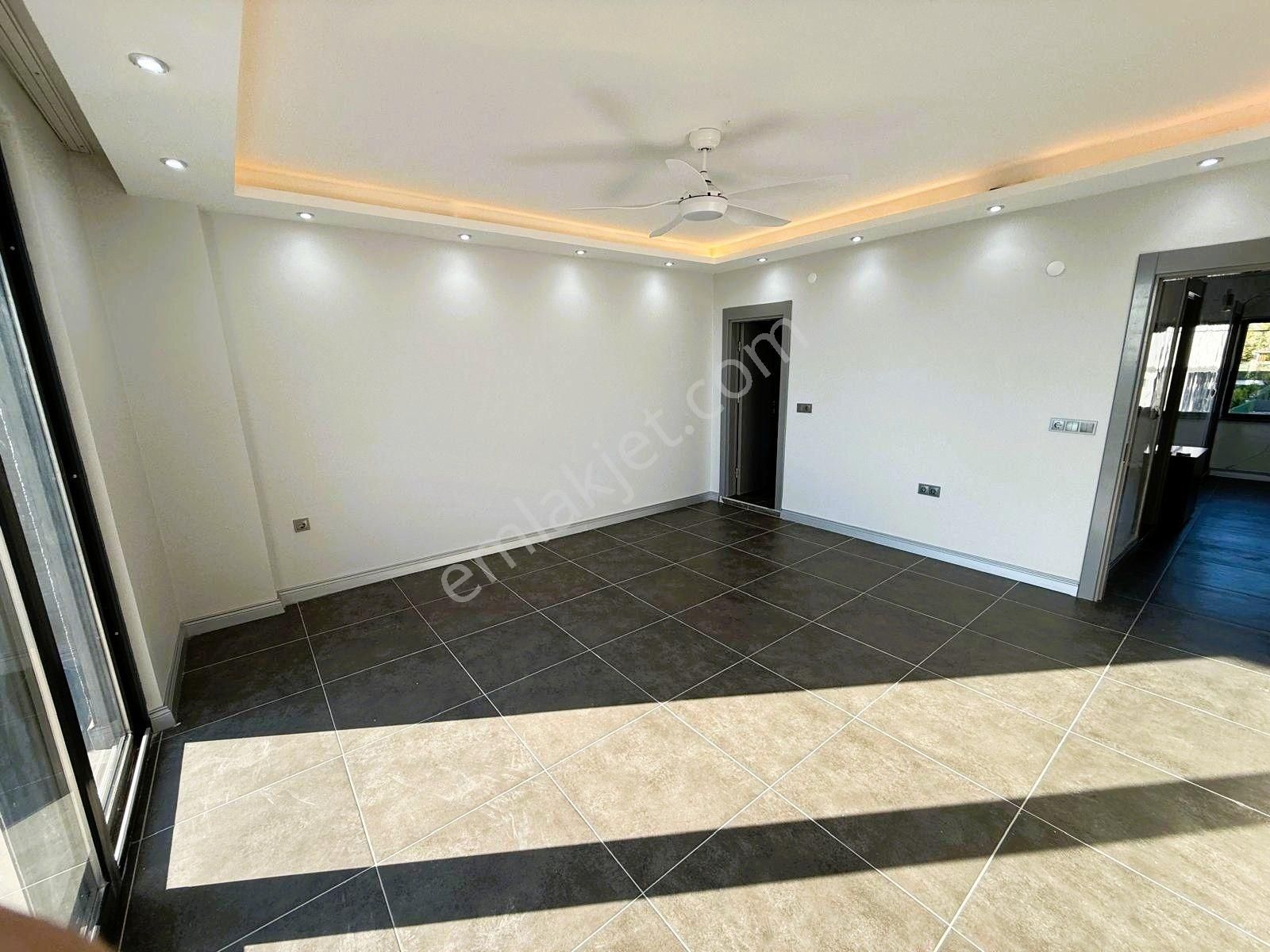 Yeniçiftlikte Deniz Manzaralı Havuzlu Ultra Lüx 6+2 Müstakil Villa Yazlık - Görsel 16