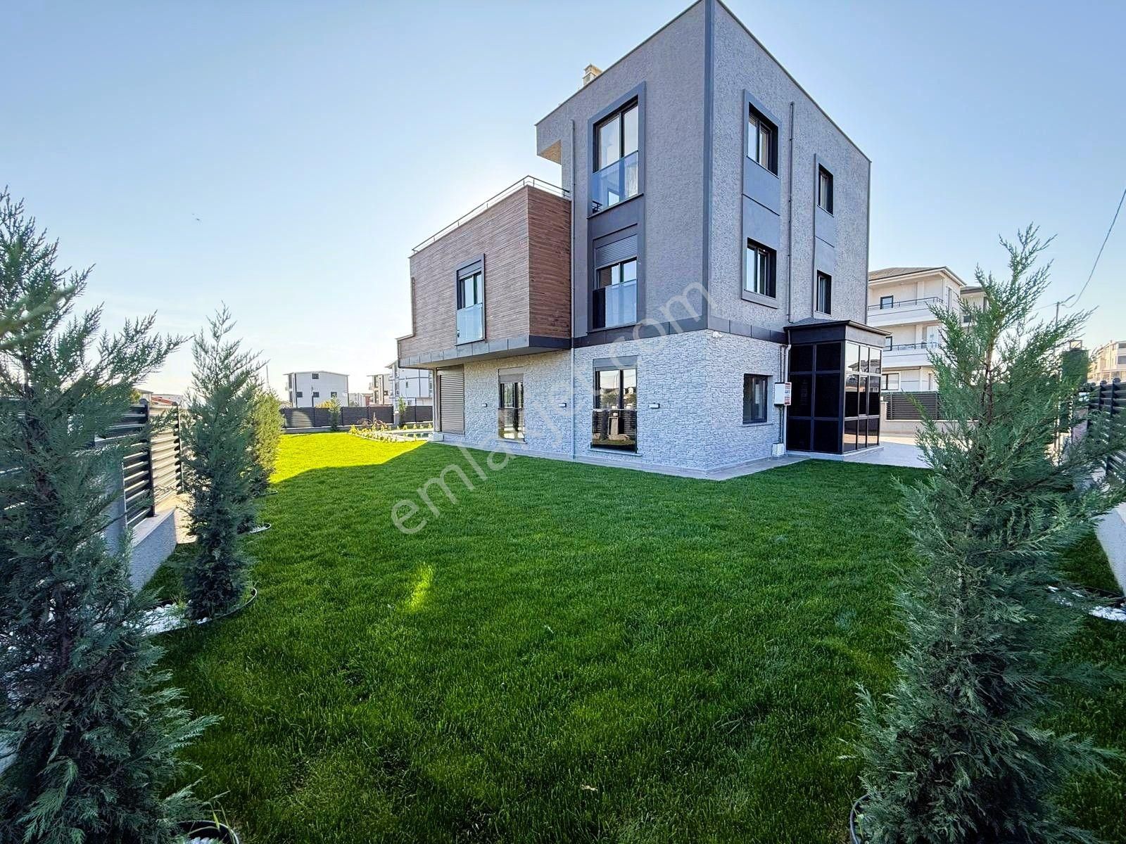 Yeniçiftlikte Deniz Manzaralı Havuzlu Ultra Lüx 6+2 Müstakil Villa Yazlık - Görsel 29