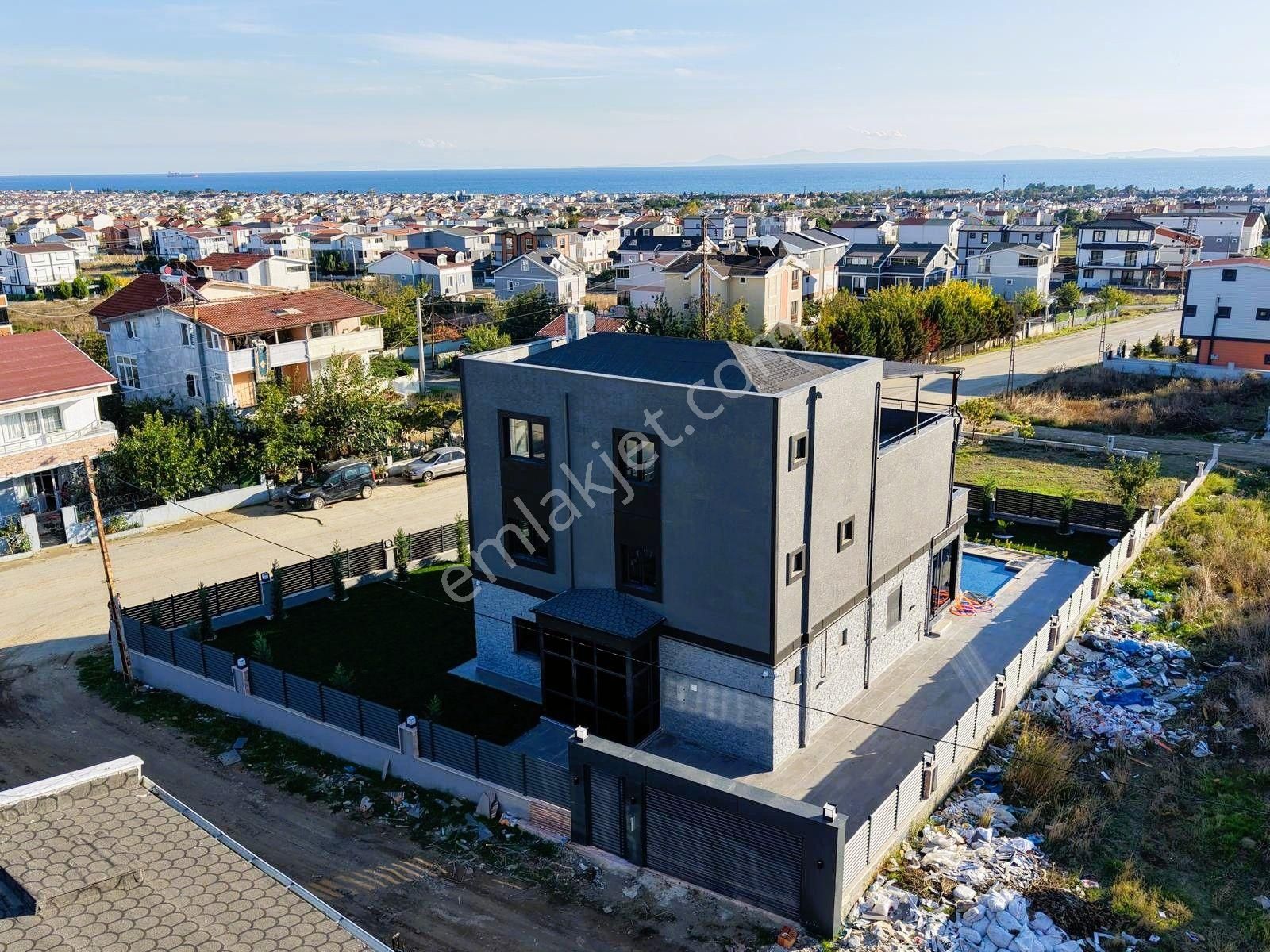 Yeniçiftlikte Deniz Manzaralı Havuzlu Ultra Lüx 6+2 Müstakil Villa Yazlık - Görsel 28