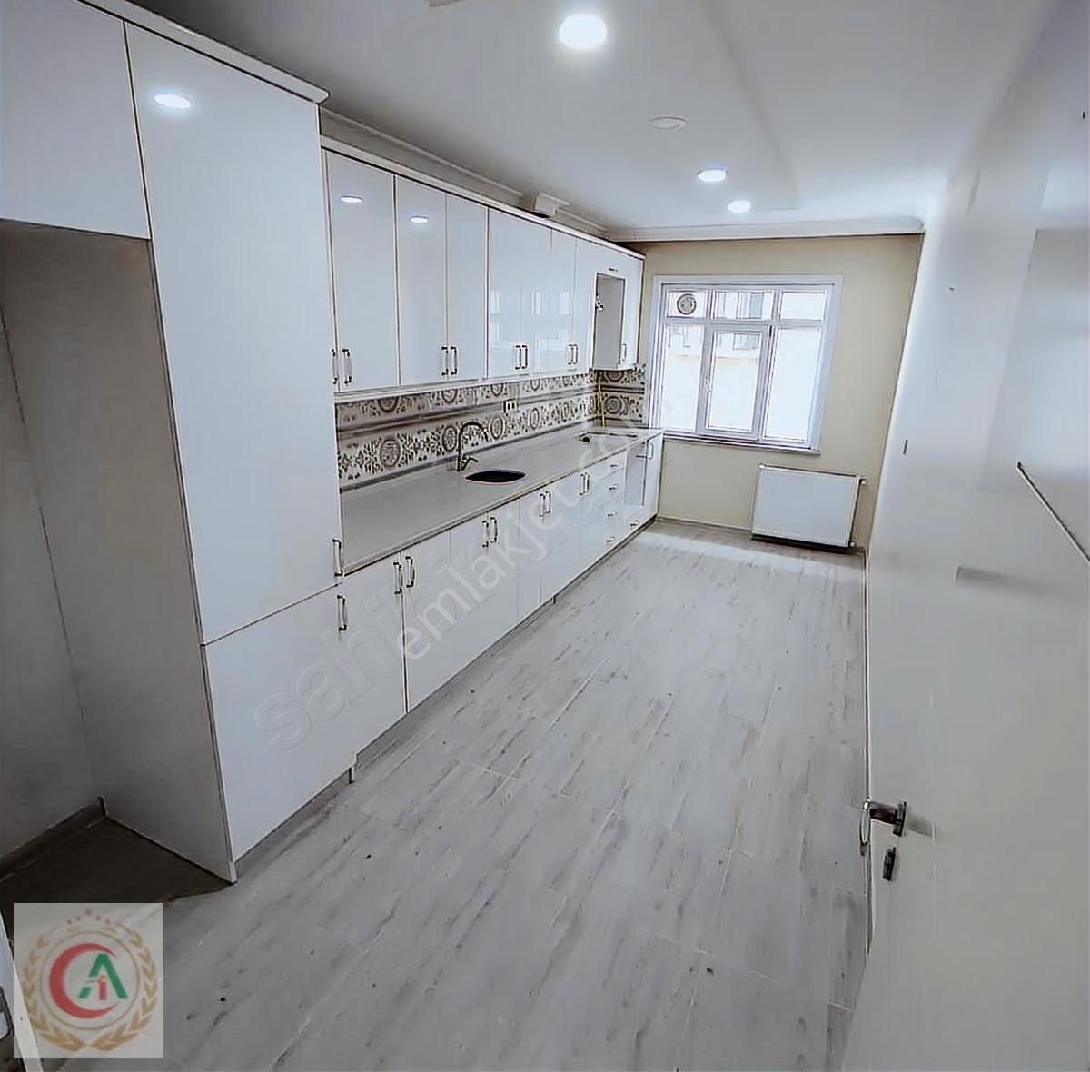 Akdoğan İnş Yunusemre Mah Merkez Konumda Kiralık Daire 2+1 150m2 - Görsel 2
