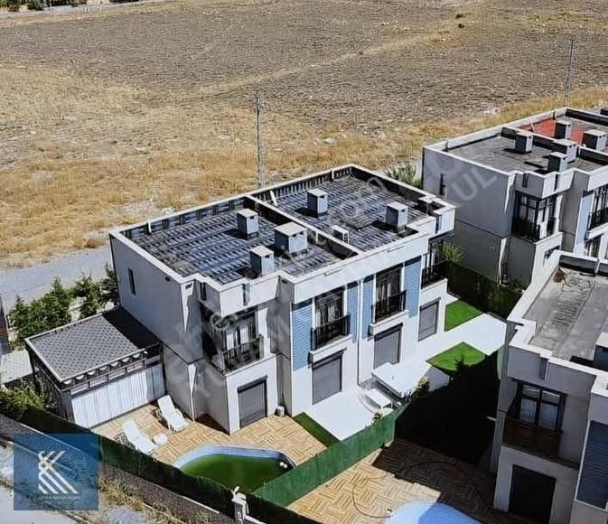 Geside Ultra Lüks Garajlı Ve Yüzme Havuzlu Bağımsız 5+2 Villa - Görsel 21