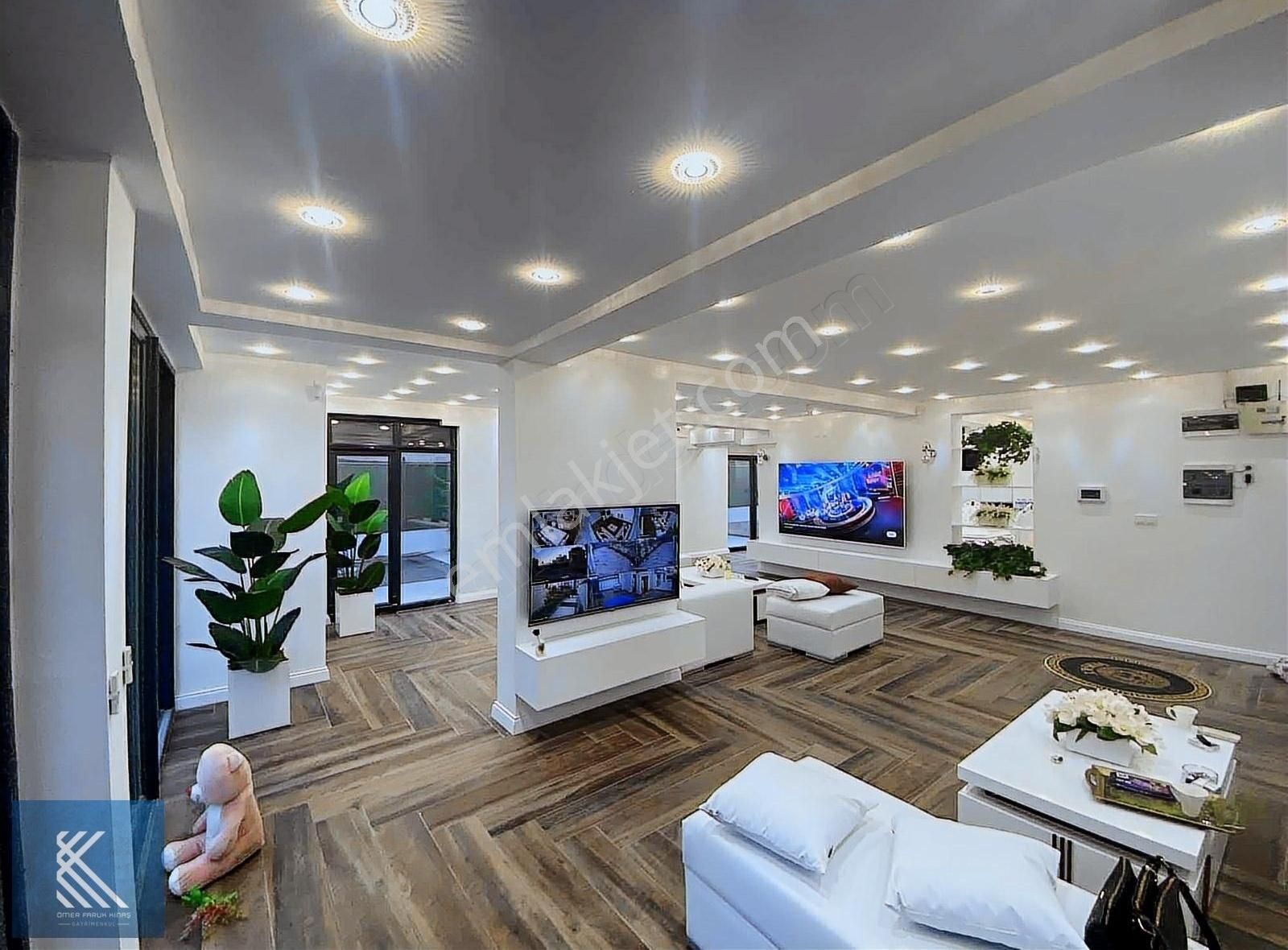 Geside Ultra Lüks Garajlı Ve Yüzme Havuzlu Bağımsız 5+2 Villa