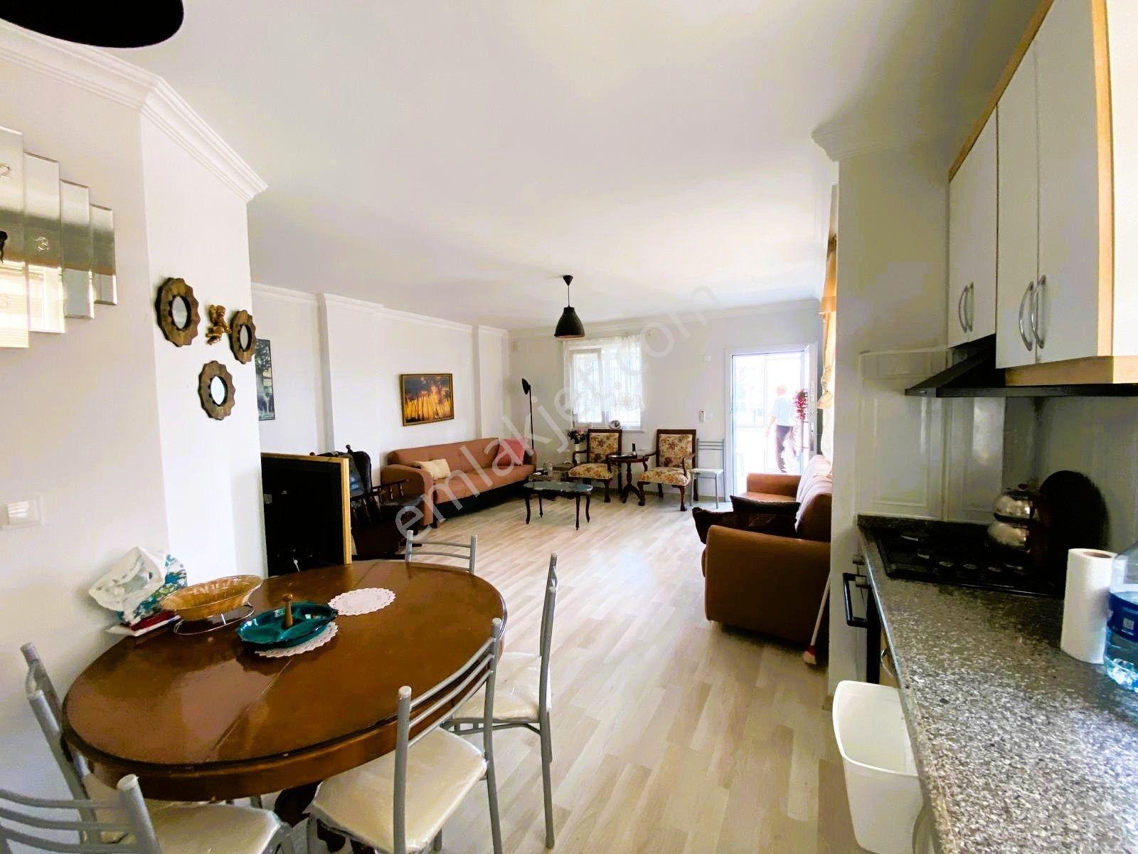 Yeniçiftlikte Deniz Manzaralı 200 M2 Arsa İçerisinde Müstakil İskanlı 4+1 Villa Yazlık - Görsel 5