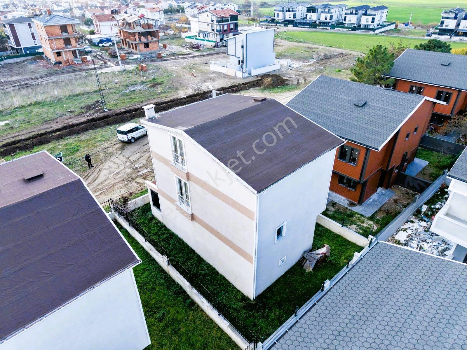 Yeniçiftlikte Deniz Manzaralı 200 M2 Arsa İçerisinde Müstakil İskanlı 4+1 Villa Yazlık - Görsel 31