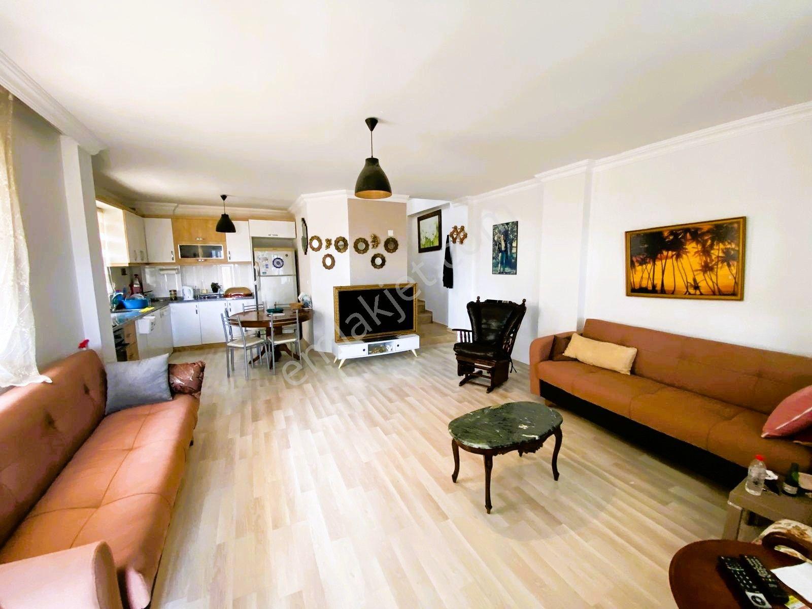 Yeniçiftlikte Deniz Manzaralı 200 M2 Arsa İçerisinde Müstakil İskanlı 4+1 Villa Yazlık - Görsel 4