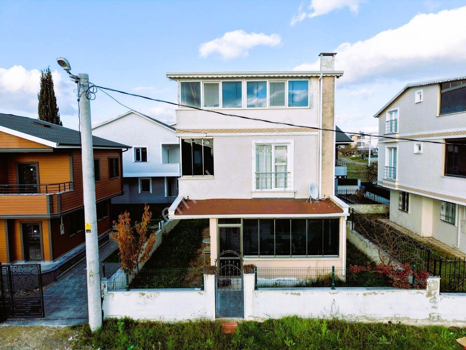 Yeniçiftlikte Deniz Manzaralı 200 M2 Arsa İçerisinde Müstakil İskanlı 4+1 Villa Yazlık - Görsel 30