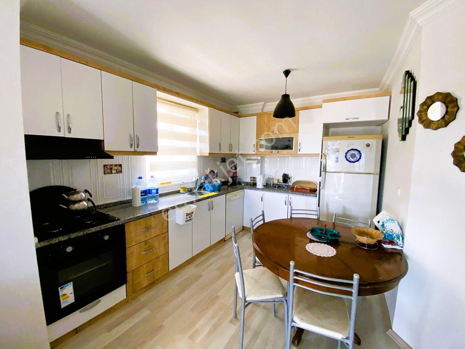 Yeniçiftlikte Deniz Manzaralı 200 M2 Arsa İçerisinde Müstakil İskanlı 4+1 Villa Yazlık - Görsel 20