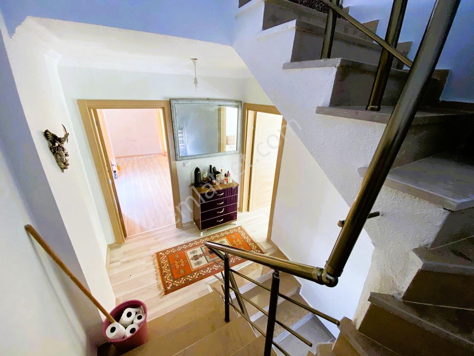 Yeniçiftlikte Deniz Manzaralı 200 M2 Arsa İçerisinde Müstakil İskanlı 4+1 Villa Yazlık - Görsel 17