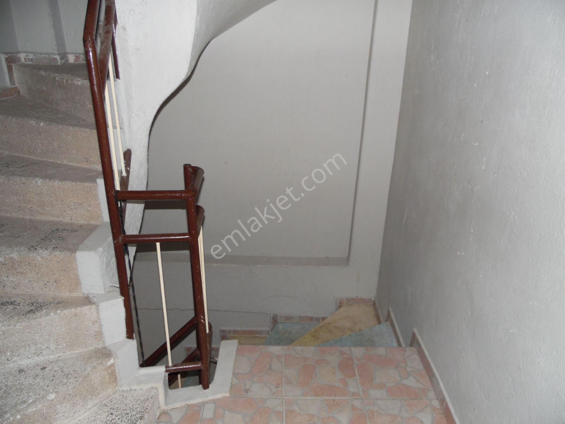 Buca Çamlık Mahallesinde 2+1 Kiralık Daire - Görsel 10