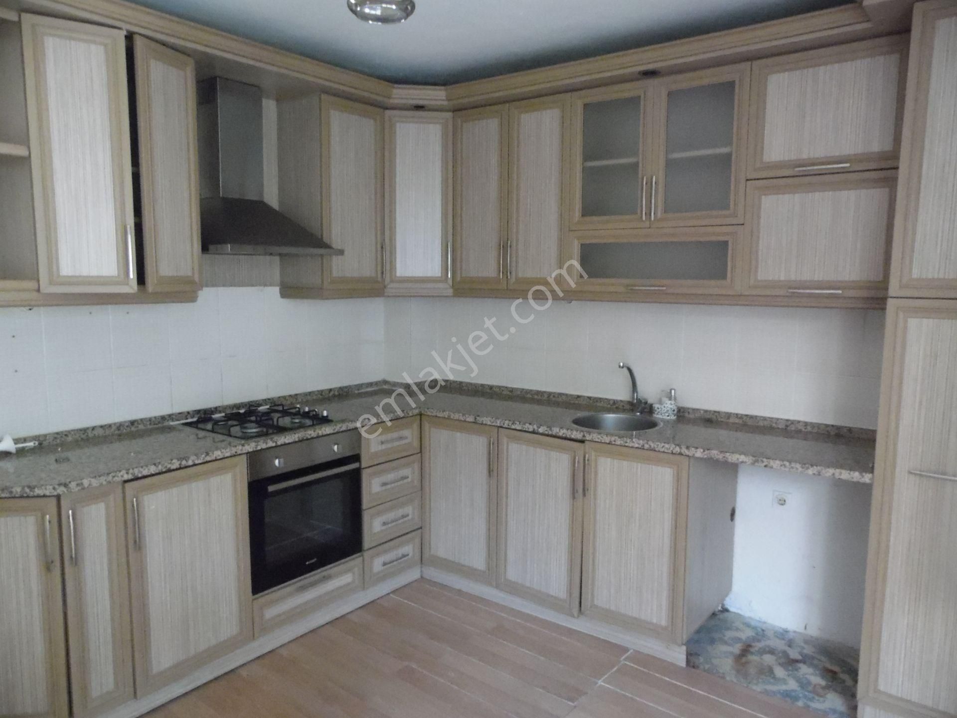 Buca Çamlık Mahallesinde 2+1 Kiralık Daire