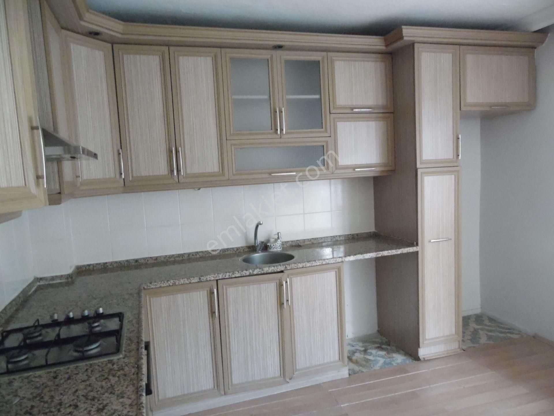 Buca Çamlık Mahallesinde 2+1 Kiralık Daire - Görsel 2