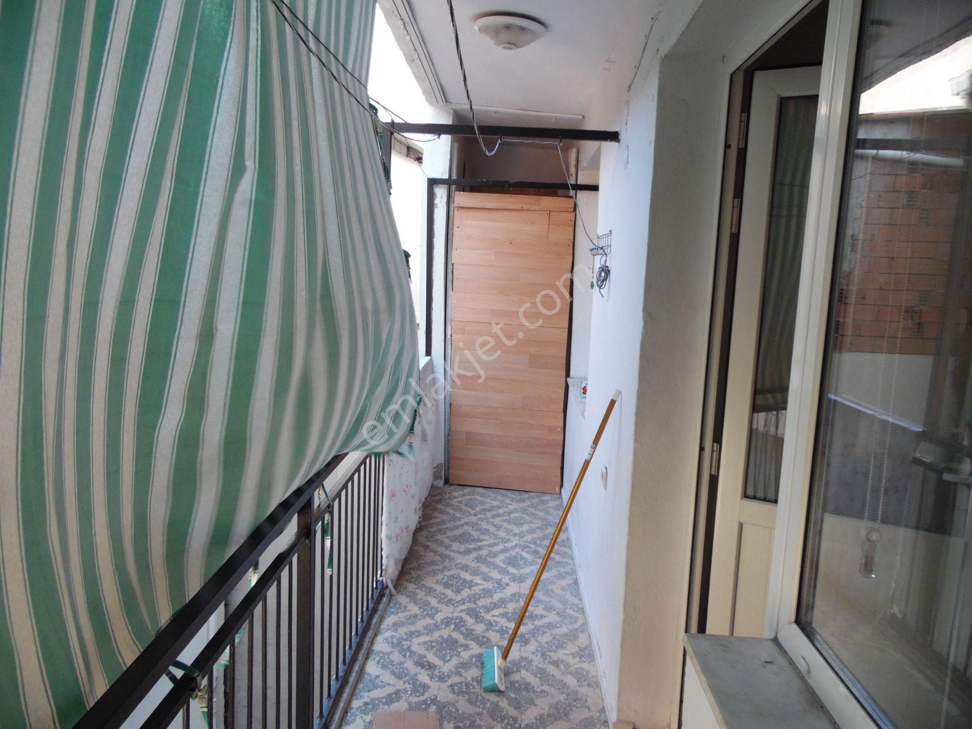 Buca Çamlık Mahallesinde 2+1 Kiralık Daire - Görsel 9