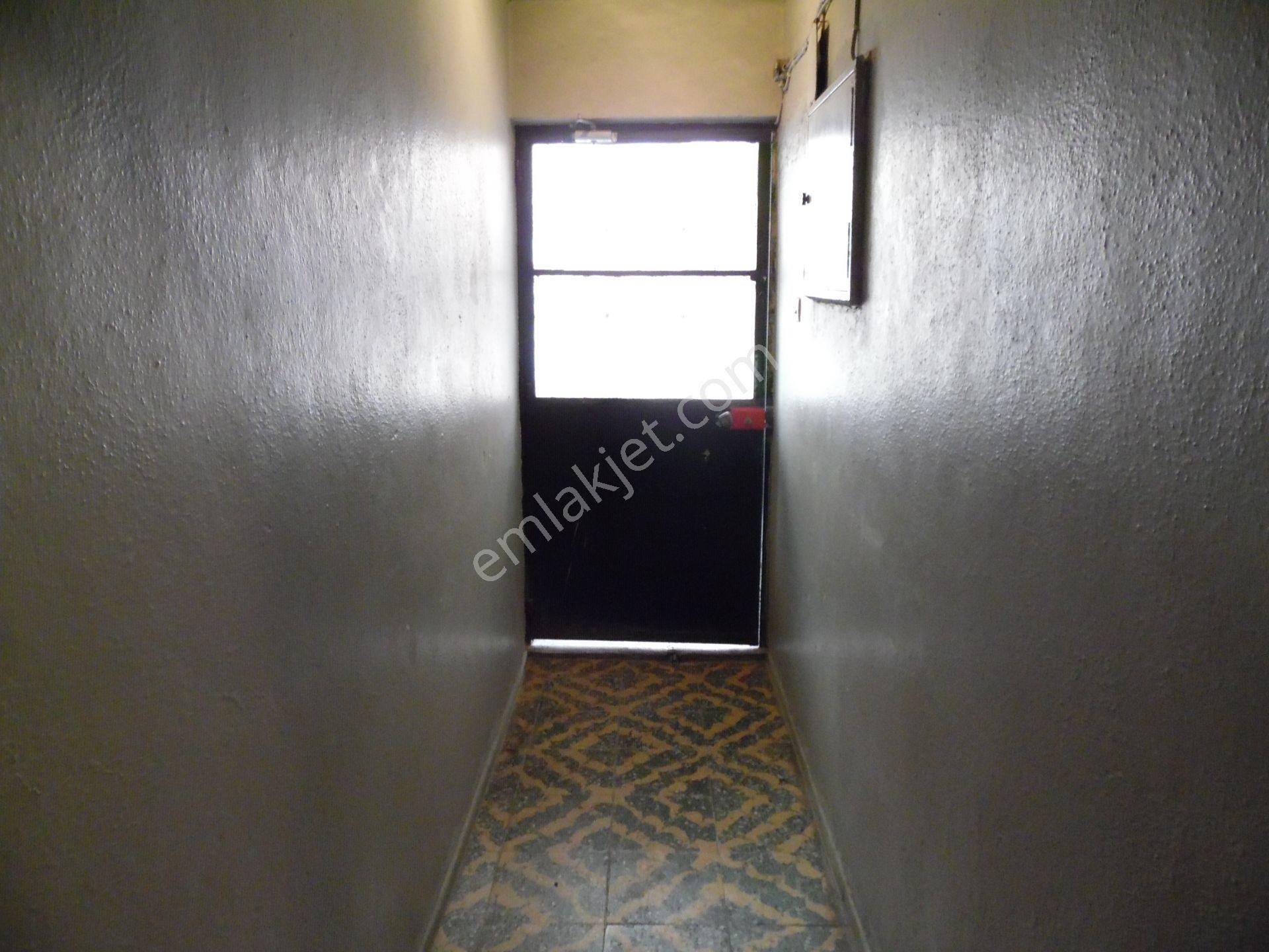 Buca Çamlık Mahallesinde 2+1 Kiralık Daire - Görsel 11
