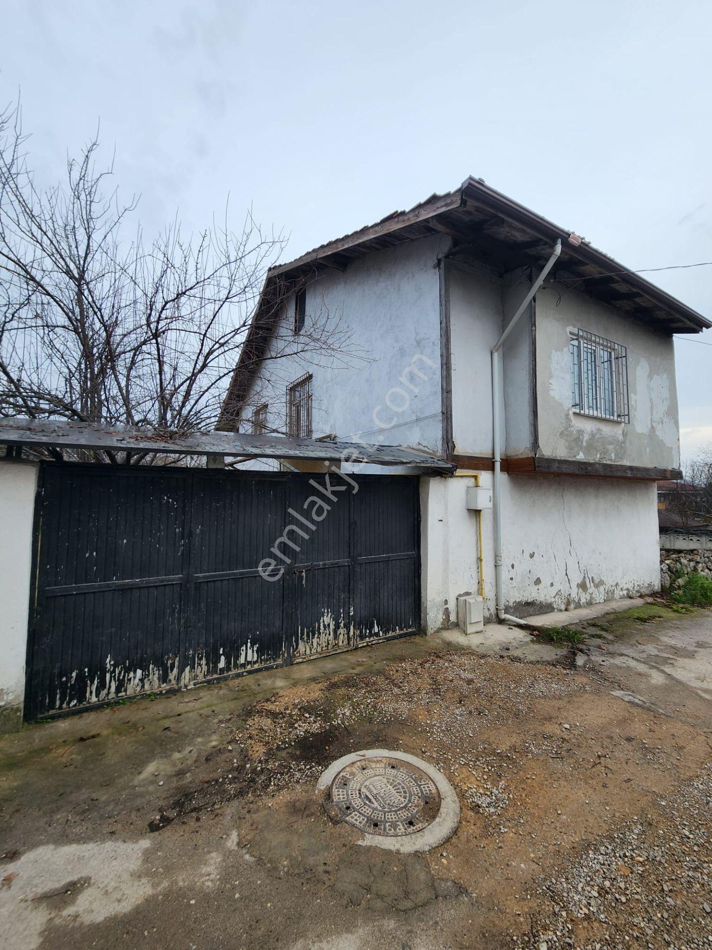 Karabük Safranbolu Bağlarbaşı Mahallesinde Doğayla İç İçe Satılık İki Katlı Müstakil Ev Ve Arsası - Görsel 2