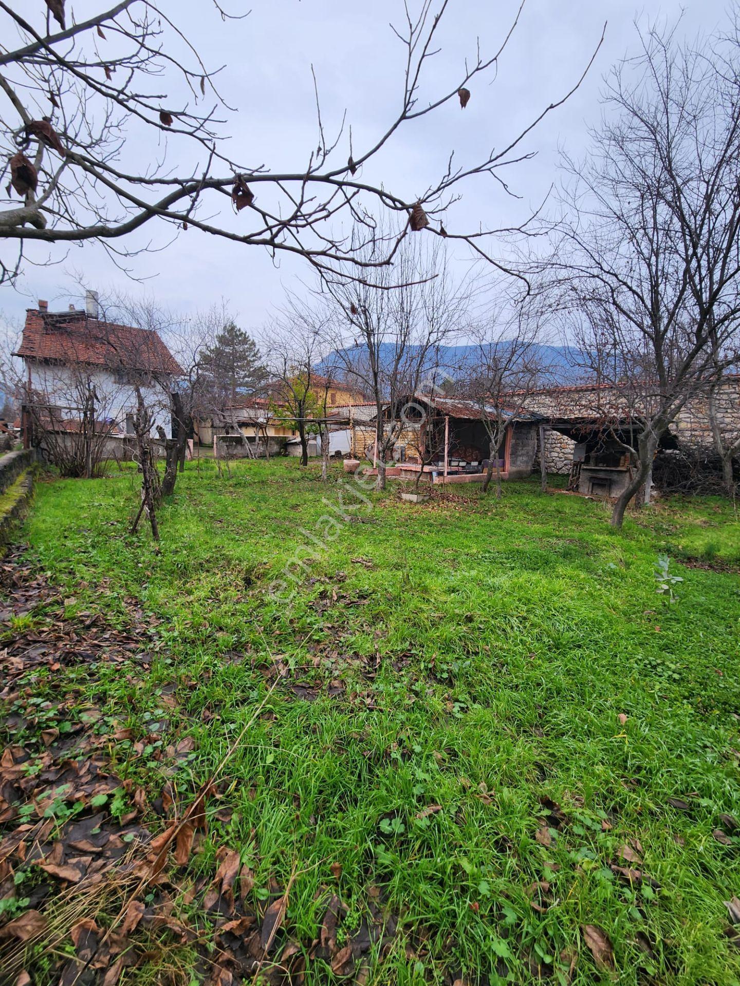 Karabük Safranbolu Bağlarbaşı Mahallesinde Doğayla İç İçe Satılık İki Katlı Müstakil Ev Ve Arsası - Görsel 14