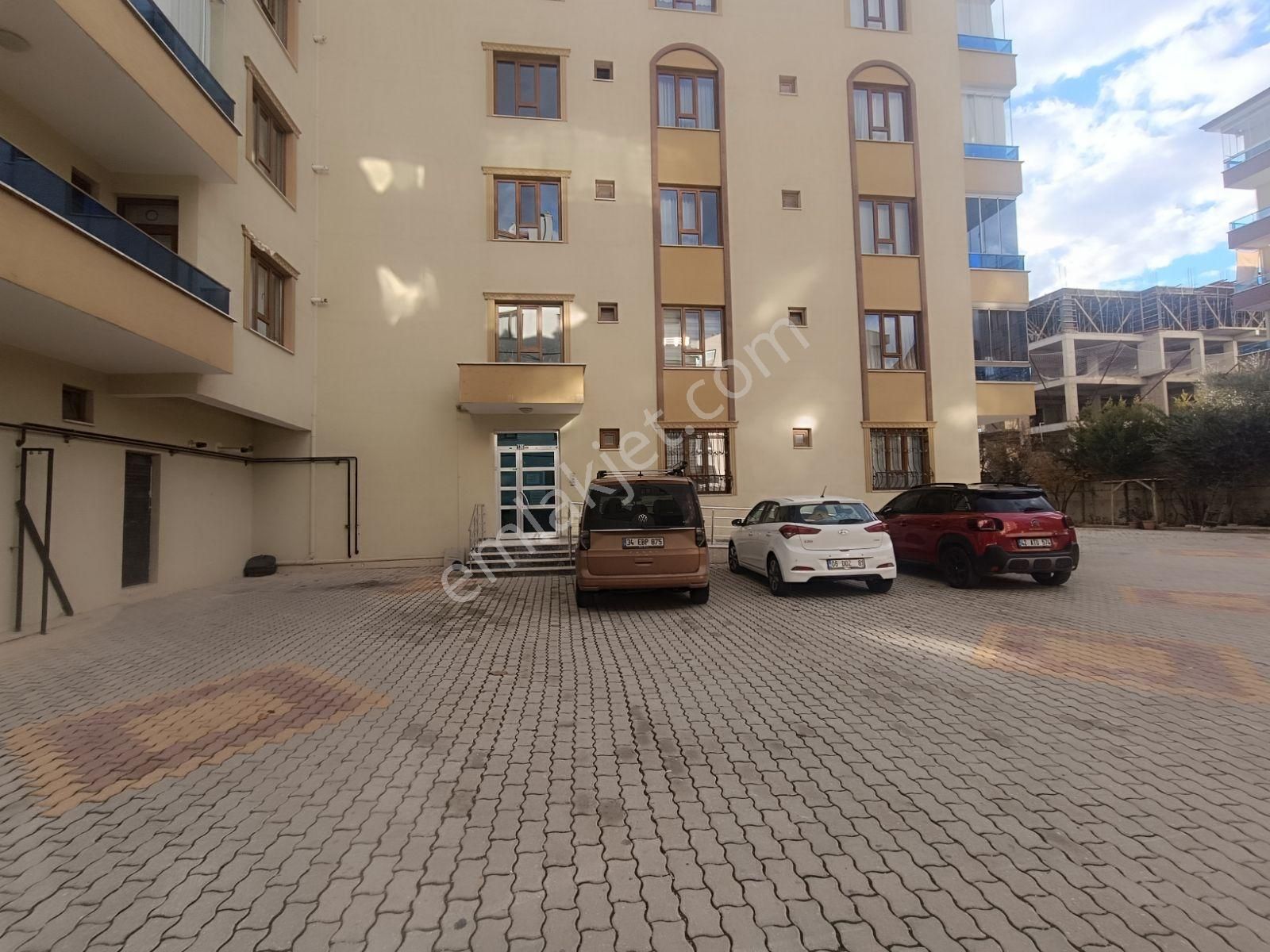 Anadolu Caddesi Üzerinde, Asansörlü Bakımlı 3+1 Geniş Daire - Görsel 3