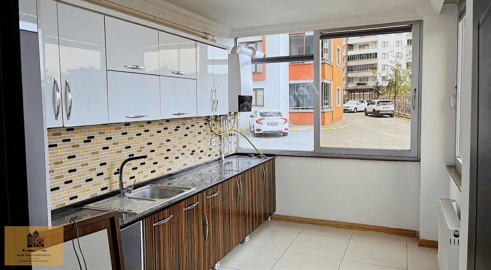 Boztepede Şehri Kristal Sitesinde Kiralık Dükkan - Görsel 9