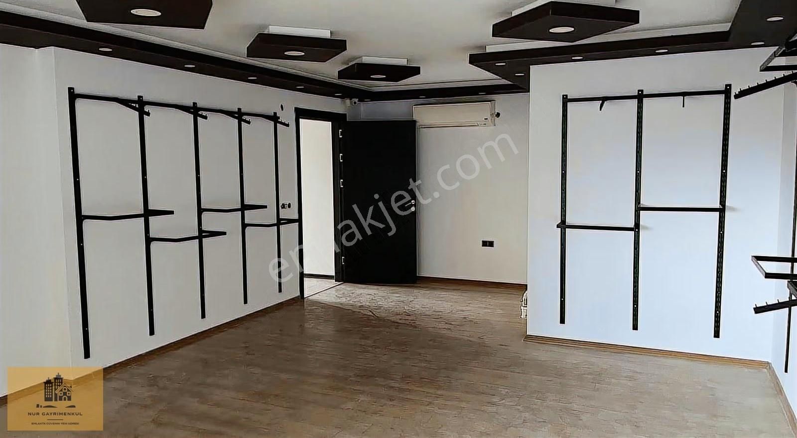 Boztepede Şehri Kristal Sitesinde Kiralık Dükkan - Görsel 4