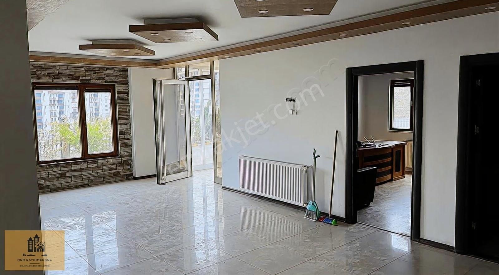 Boztepede Şehri Kristal Sitesinde Kiralık Dükkan - Görsel 7