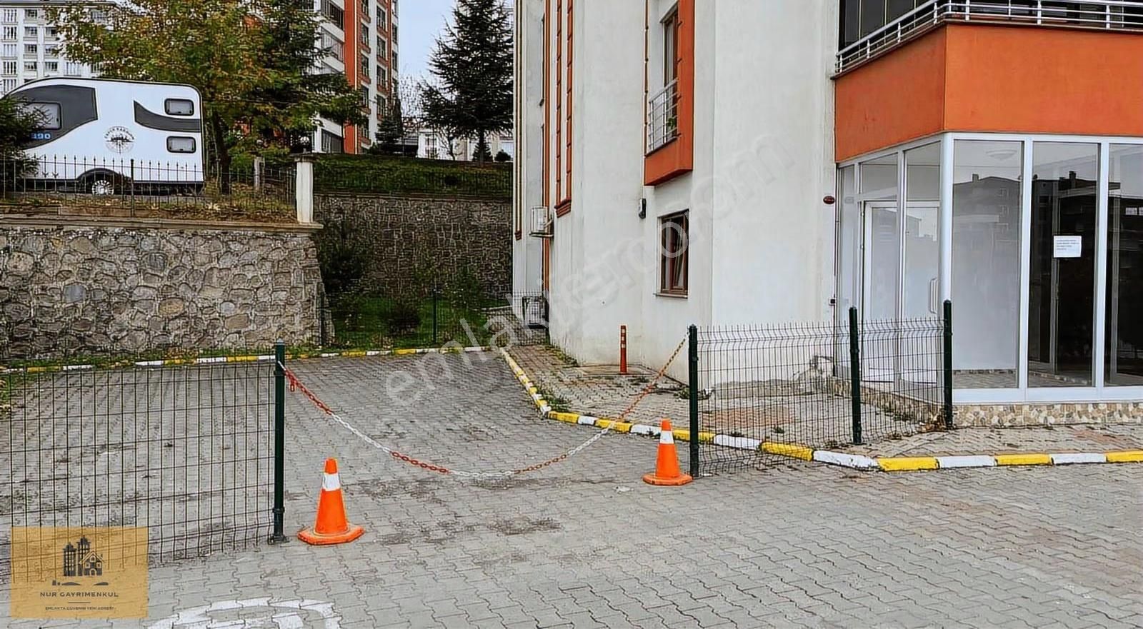Boztepede Şehri Kristal Sitesinde Kiralık Dükkan - Görsel 15