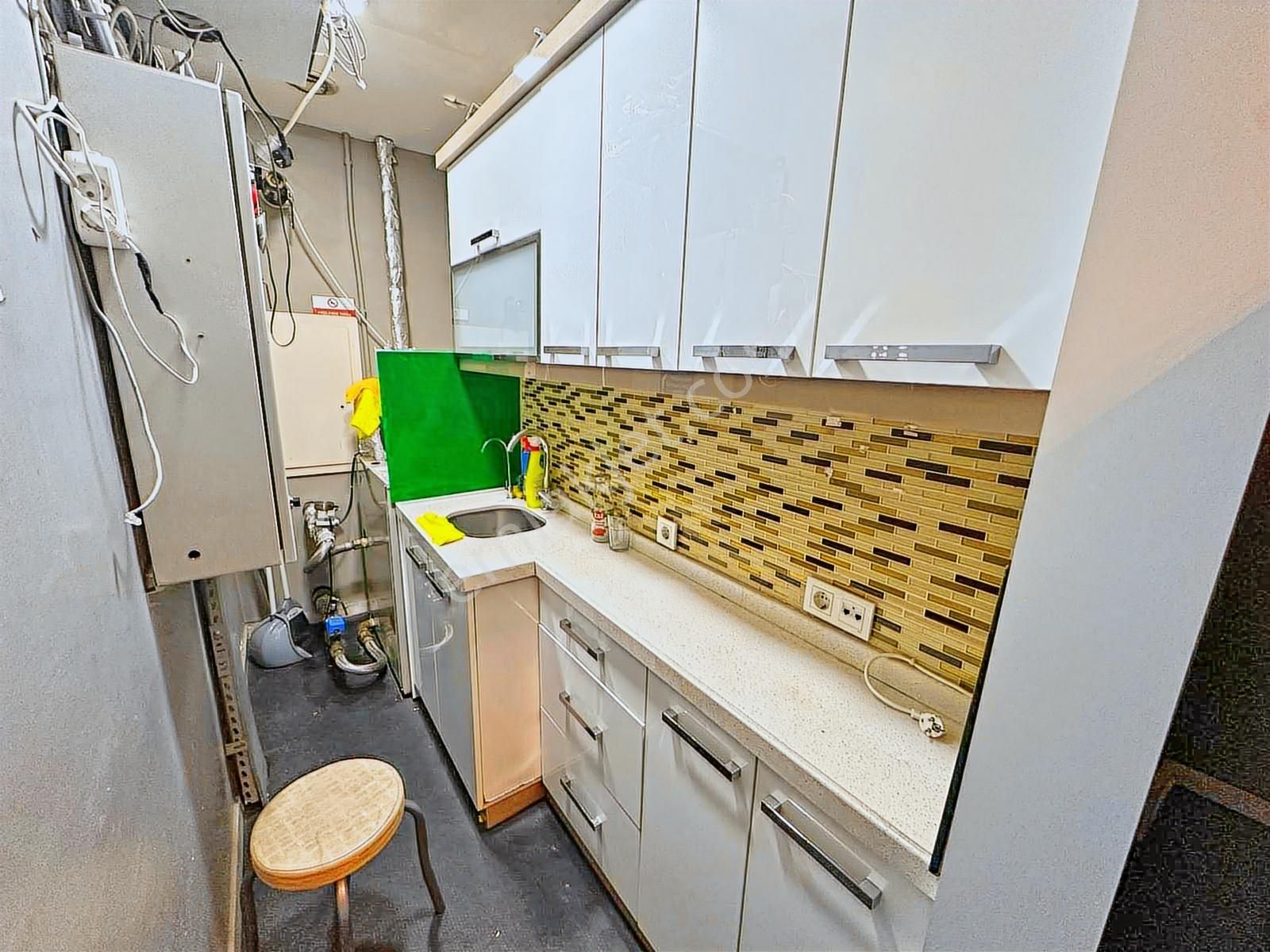 Remax'tan Full Eşyalı Bomonti Business Center'da 223 M2 Ofis - Görsel 11