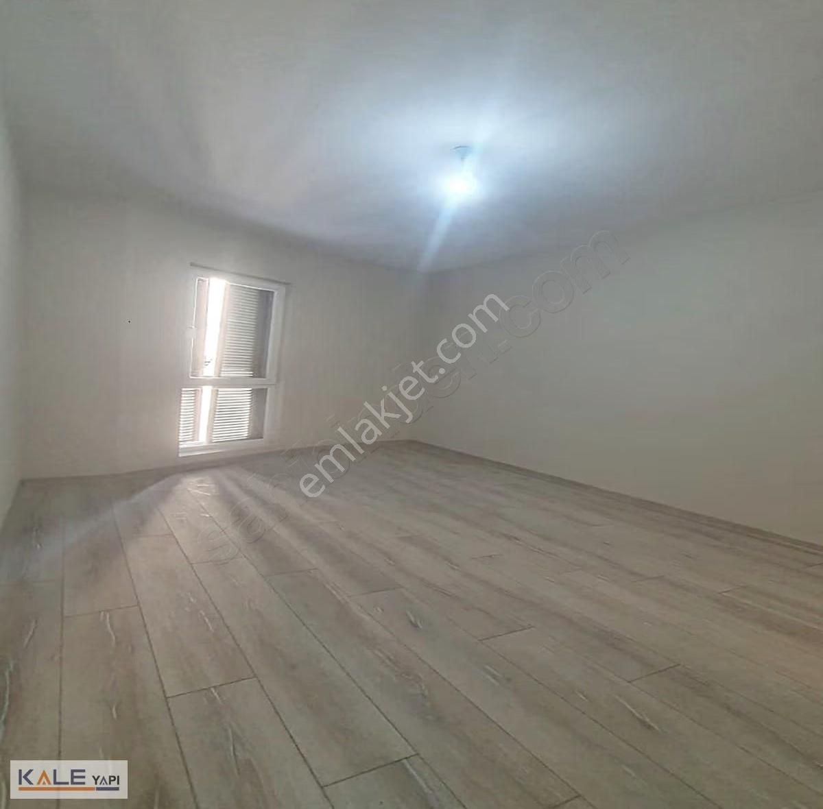 Bahçeşehir Lokasyonlu 1+1 Yatırıma Ve Krediye Uygun Fırsat Daire - Görsel 2