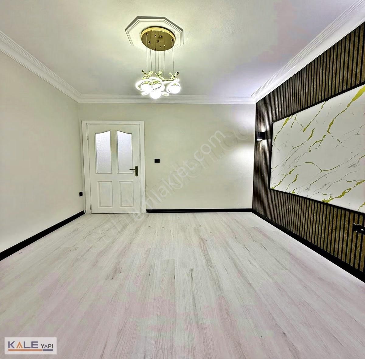 Bahçeşehire Komşu Krediye Uygun 3+1 Yatırımlık Daire - Görsel 32