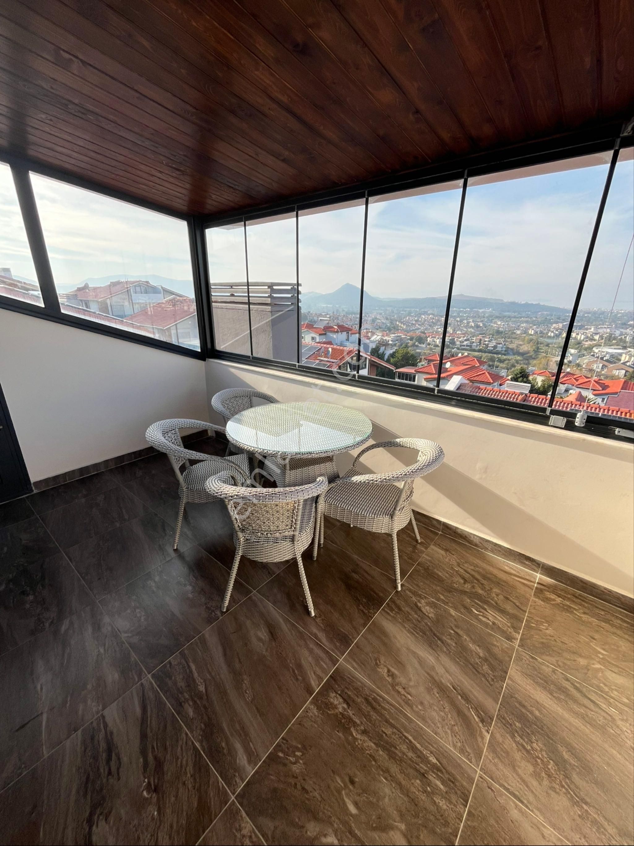 Güzelbahçe Kahramandere Okullar Bölgesinde Lüks Villa - Görsel 26