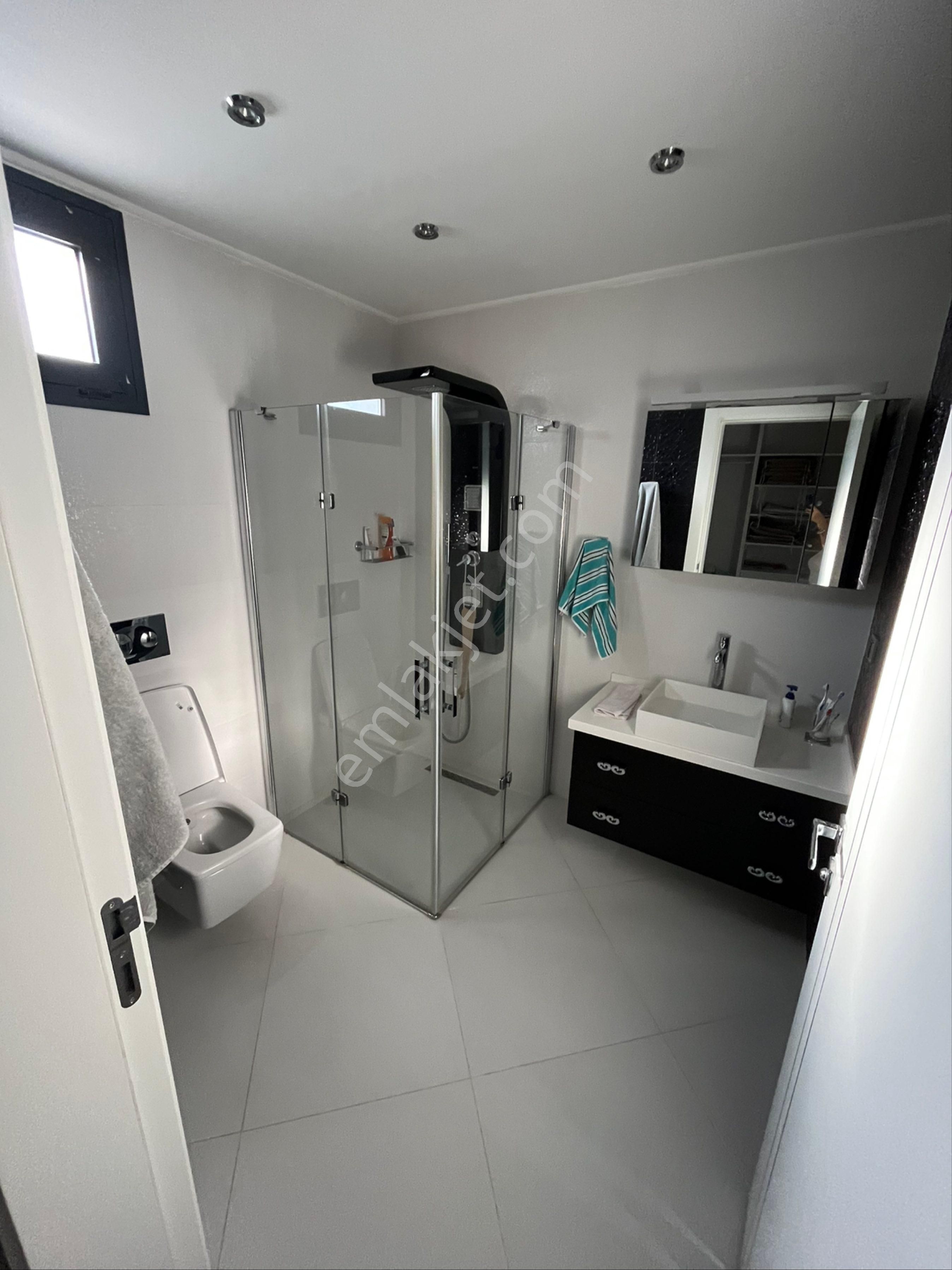 Güzelbahçe Kahramandere Okullar Bölgesinde Lüks Villa - Görsel 16