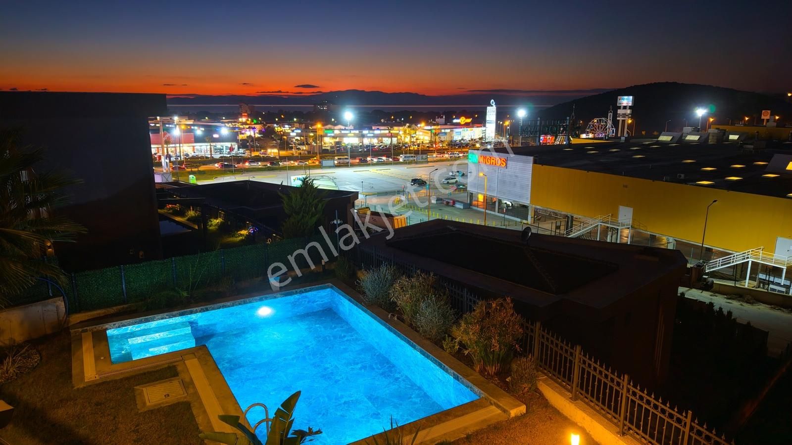 Bu Villa Satılır Acele Edin! 5m Avm'nin Dibinde Manzaralı Villa - Görsel 2