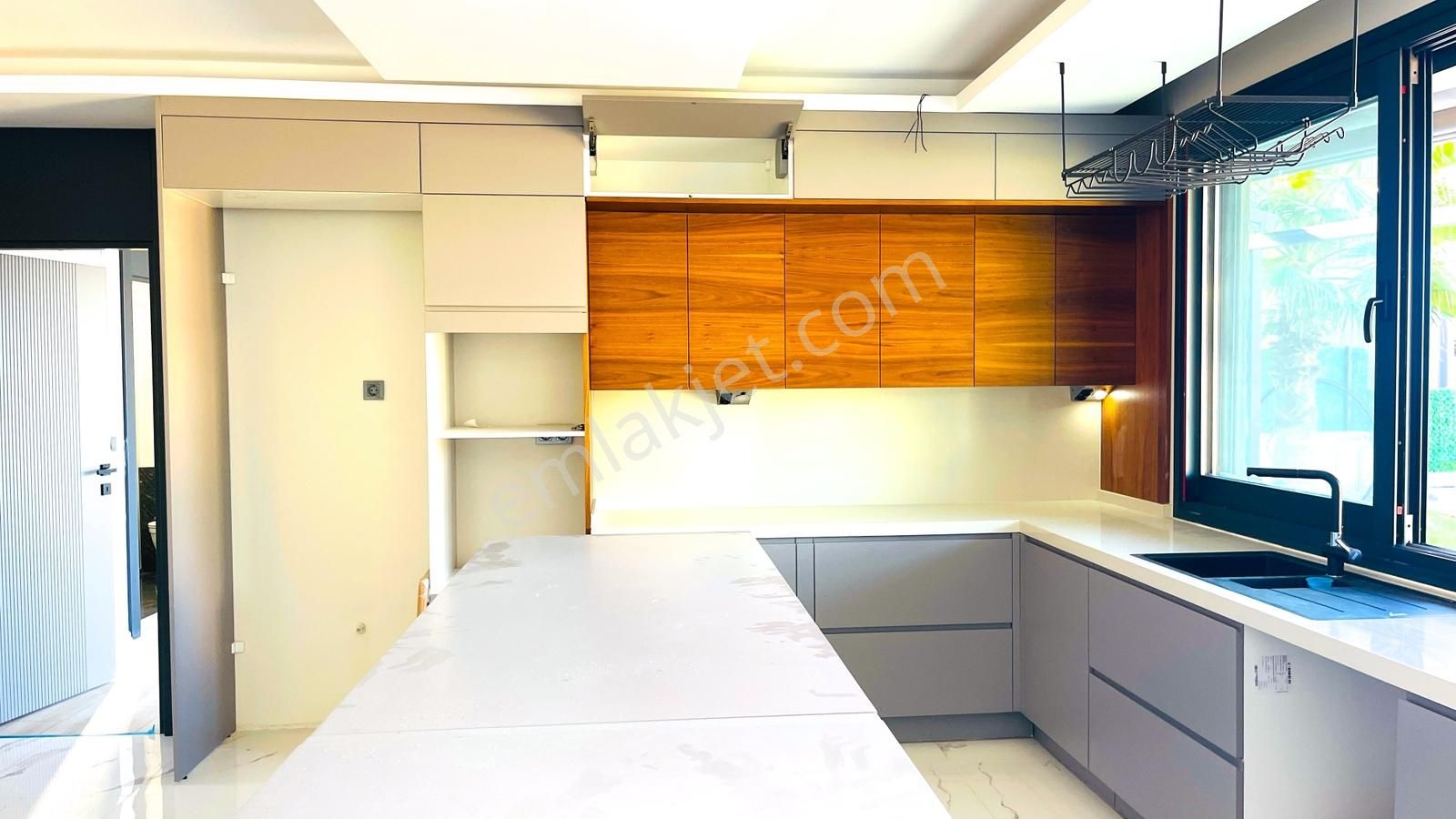 Bu Villa Satılır Acele Edin! 5m Avm'nin Dibinde Manzaralı Villa - Görsel 24