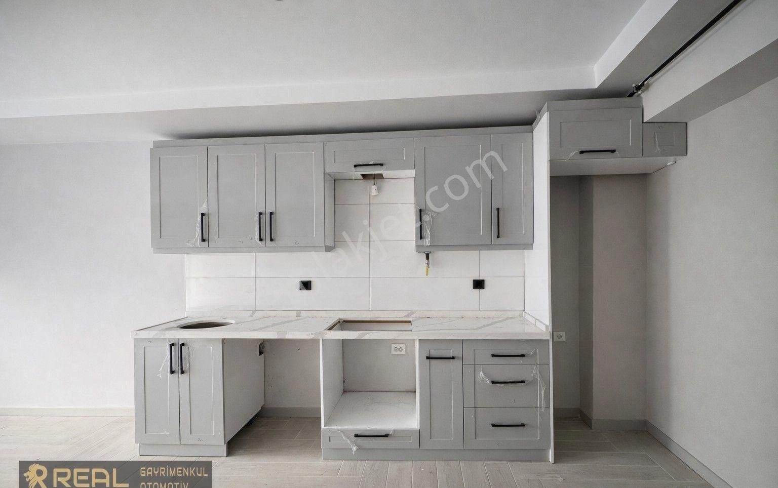 Bandırma Real Gayrimenkulden 17 Eylül Mahallesinde 1+1 Satılık Daire