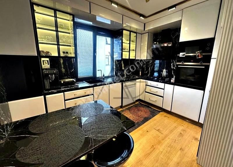 Caddebostan Hamam Sokakta 115m2net Balkonlu 3+1 Satılık Daire - Görsel 11