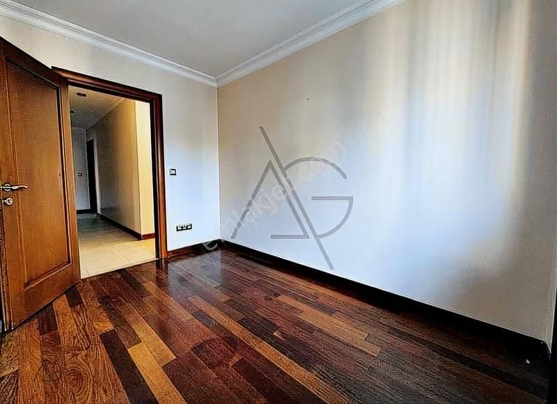 Şaşkınbakkalda Bağdata 3.bina 2004 Yapımı 4+1 Katta Tek Satılık - Görsel 31