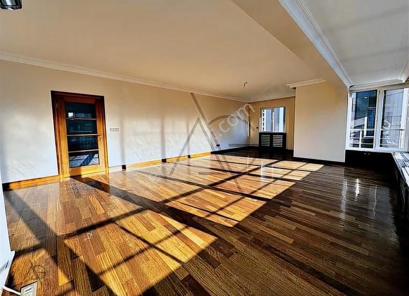 Şaşkınbakkalda Bağdata 3.bina 2004 Yapımı 4+1 Katta Tek Satılık - Görsel 17