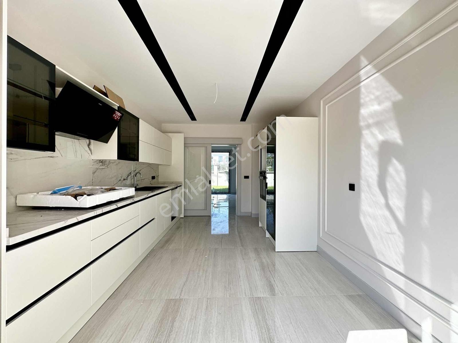 [kassel Yapı] Site İçerisinde-580m2 Bahçe-5+1 Ultra Lüks Villa - Görsel 28