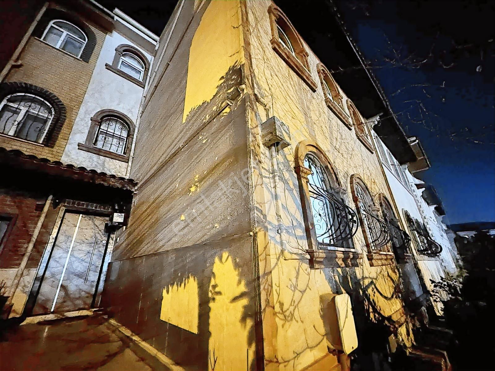 Kestel Yeni Mah. Satılık 4+1 Tripleks Villa