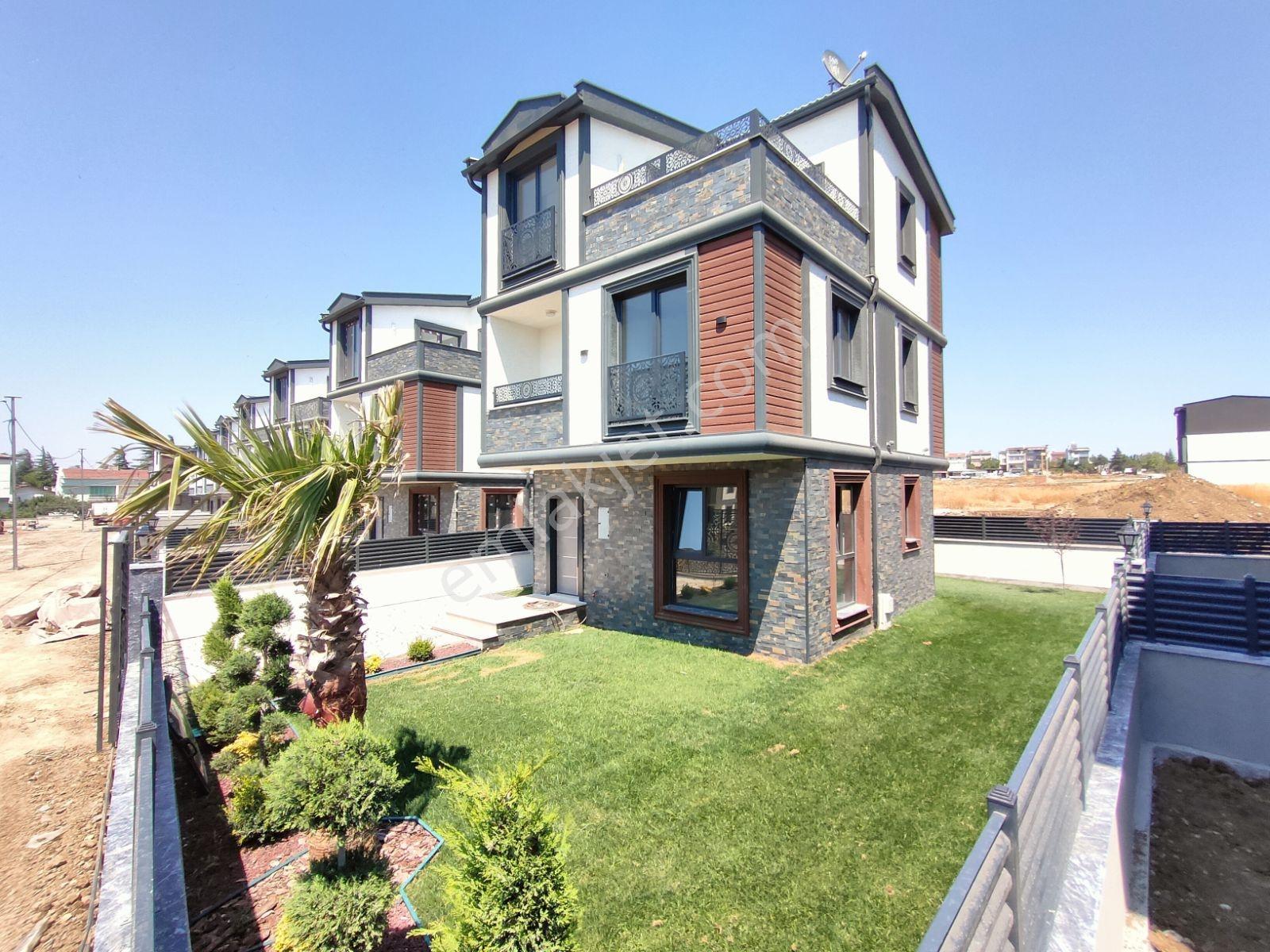 Yeniçiftlik Sahil Tarafında Yazlık Villa #kartallar'dan#