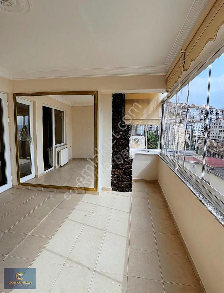 Cumhuriyet Mahallesi'nde Deniz Manzaralı Site İçikiralık3+1daire - Görsel 4