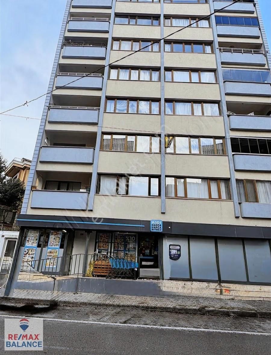 Kartal Ana Cadde Kurumsal Kiracılı 250 M2 Satılık Dükkan