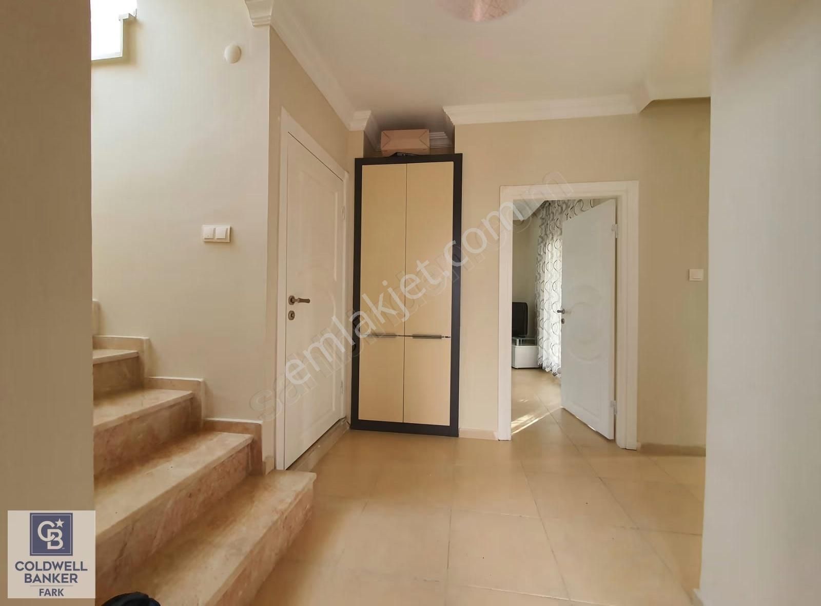 Cb Fark'tan 4+1 Doğlgaz Bahçeli Deniz Manzaralı Masrafsız Villa - Görsel 8