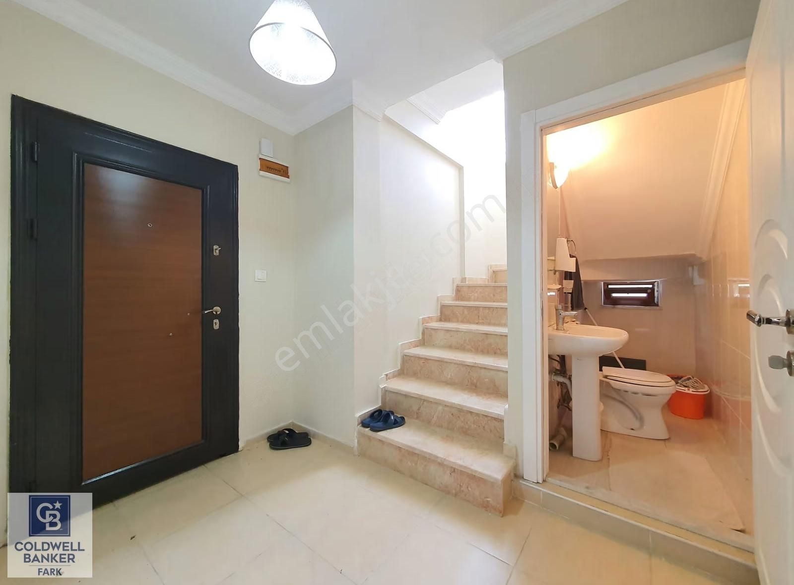 Cb Fark'tan 4+1 Doğlgaz Bahçeli Deniz Manzaralı Masrafsız Villa - Görsel 6