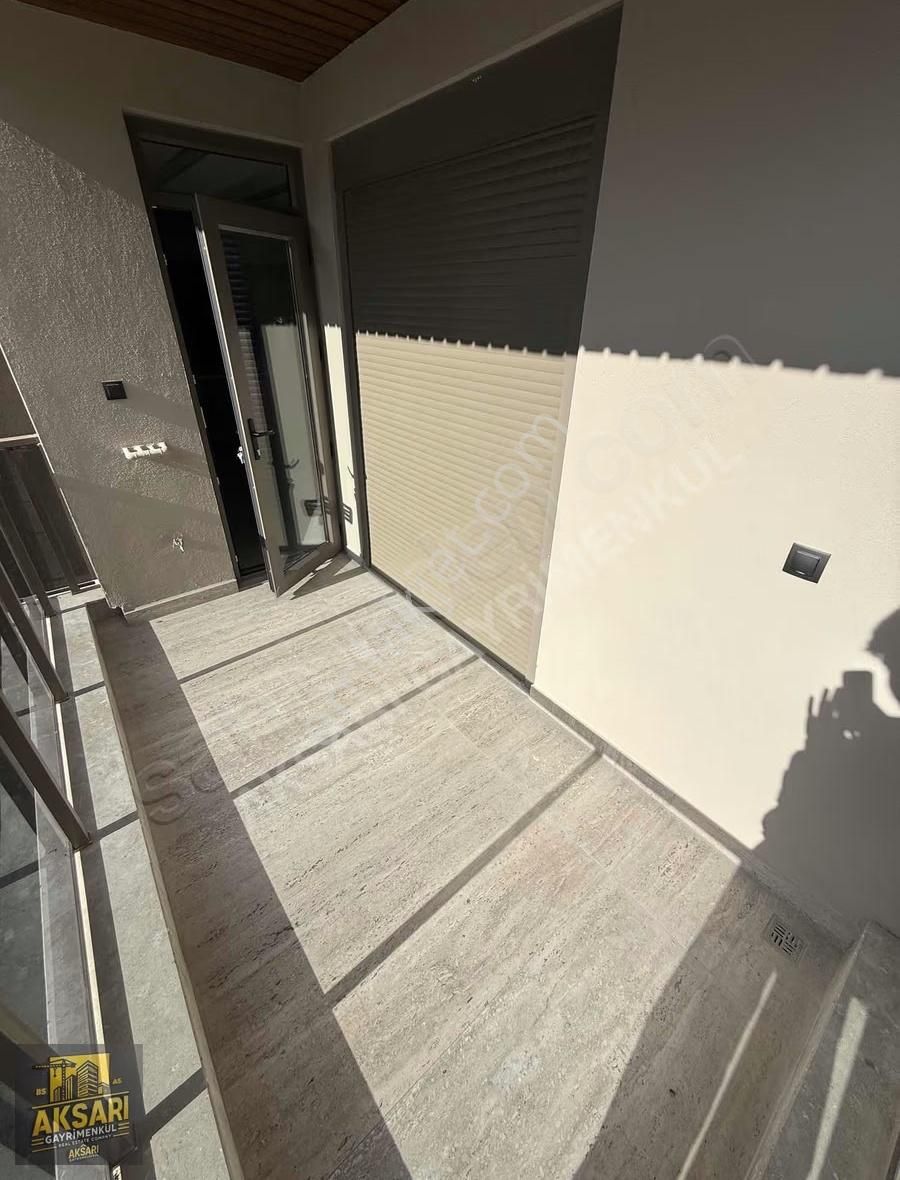 Karşıyakada Okul Dibi Tranvay 2+1 Satılık Daire - Görsel 11