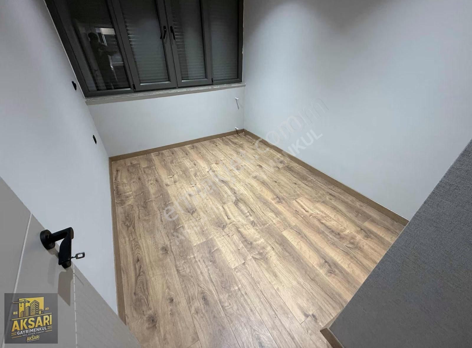 Karşıyakada Okul Dibi Tranvay 2+1 Satılık Daire - Görsel 12