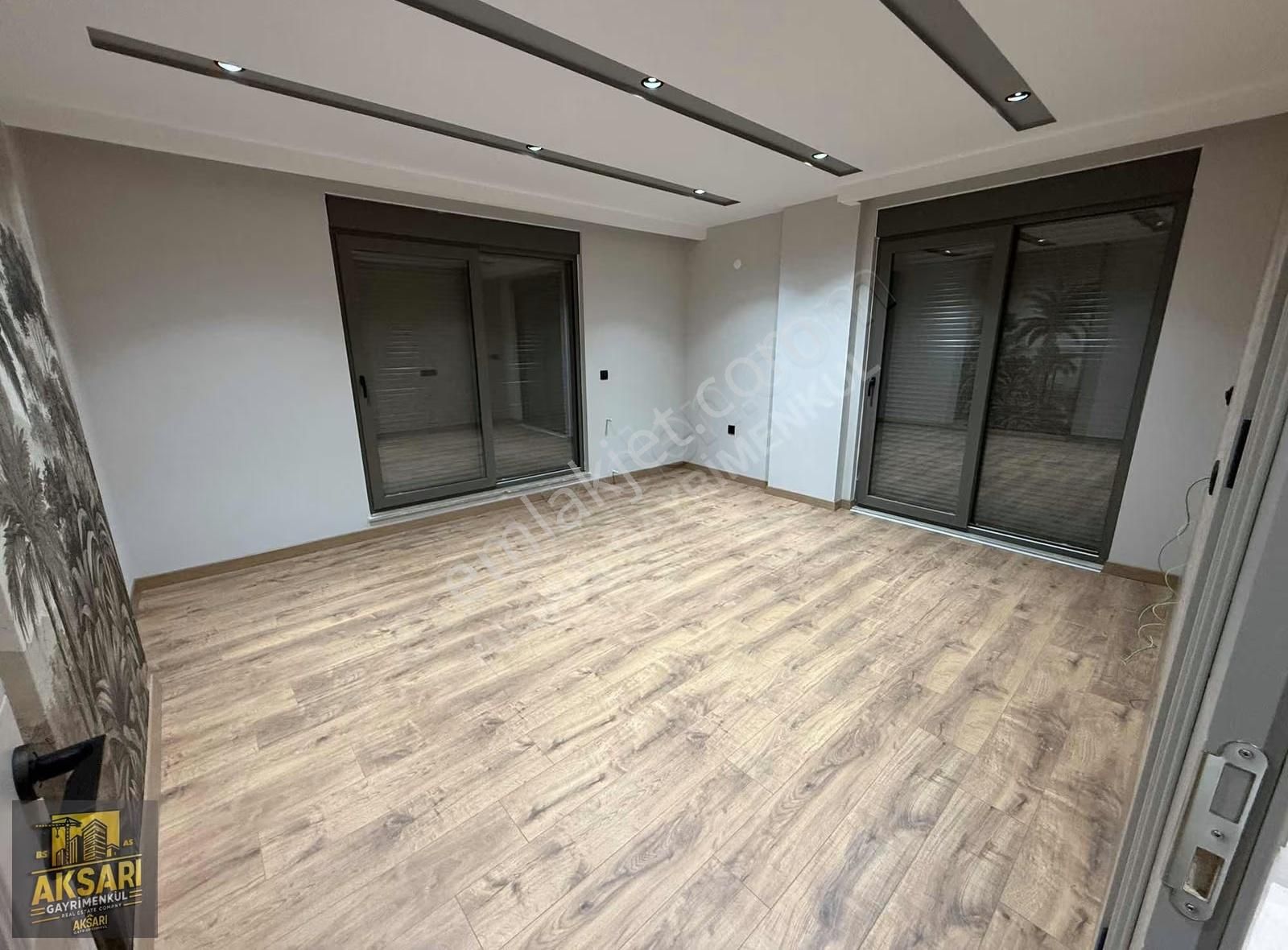 Karşıyakada Okul Dibi Tranvay 2+1 Satılık Daire - Görsel 24