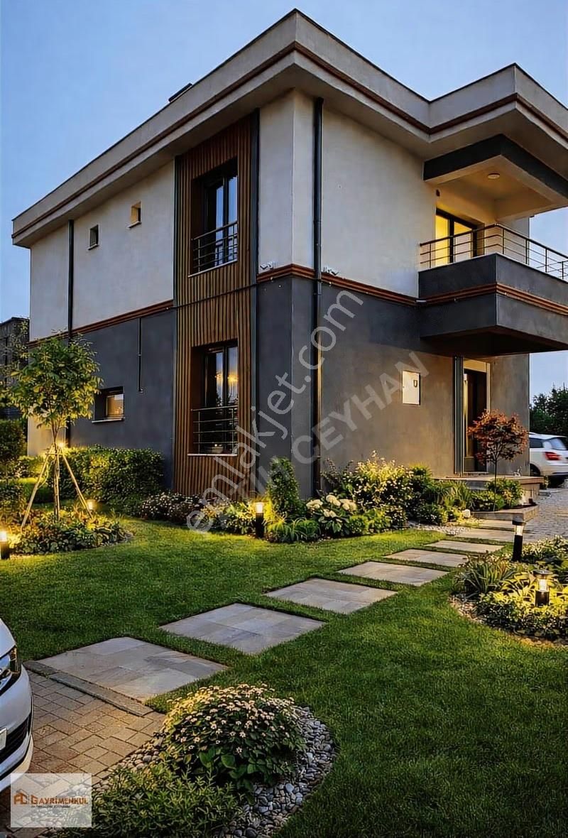 Meskenli | Sıfır | Müstakil | 6+1 | Her Odada Banyolu Lüks Villa