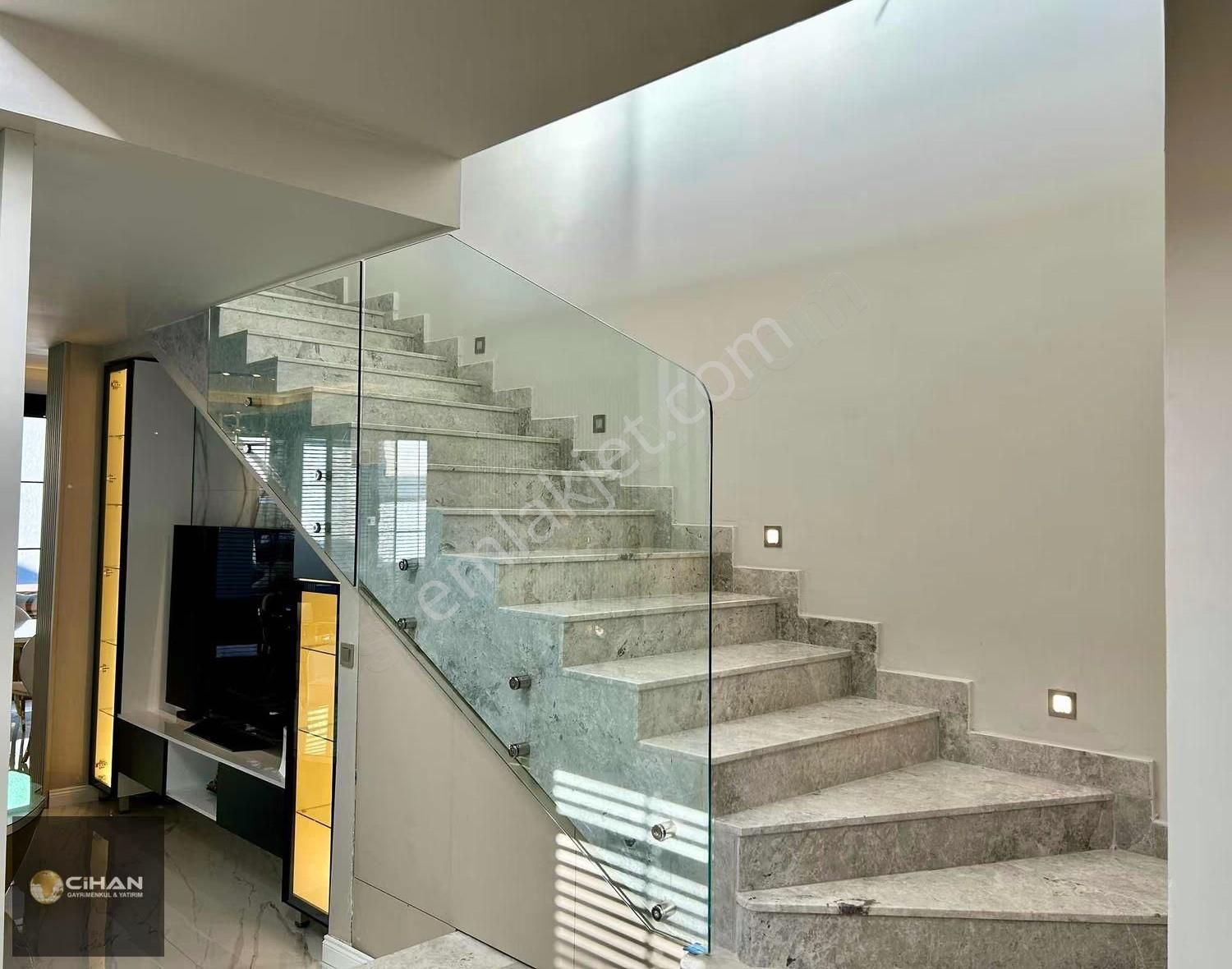 Kuşadası Kadınlar Denizinde Müstakil Özel Havuzlu Yazlık Villa - Görsel 17