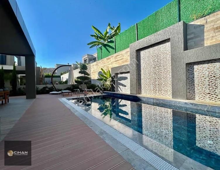 Kuşadası Kadınlar Denizinde Müstakil Özel Havuzlu Yazlık Villa - Görsel 10