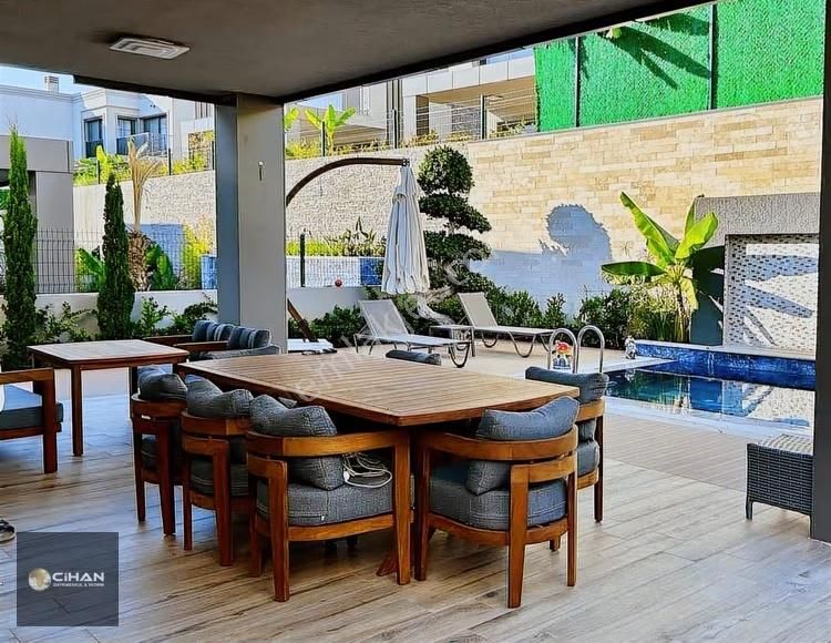 Kuşadası Kadınlar Denizinde Müstakil Özel Havuzlu Yazlık Villa - Görsel 11